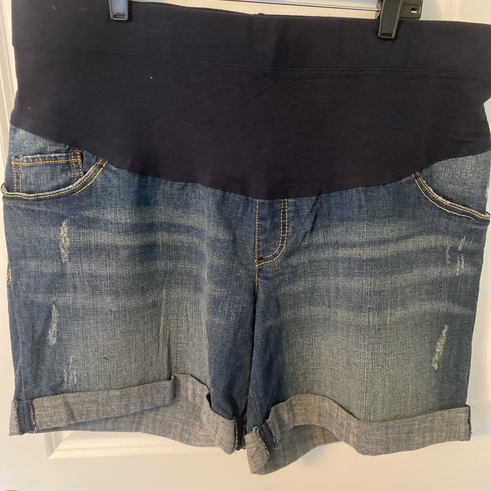 Full panel maternity Jean shorts size xl nwt
